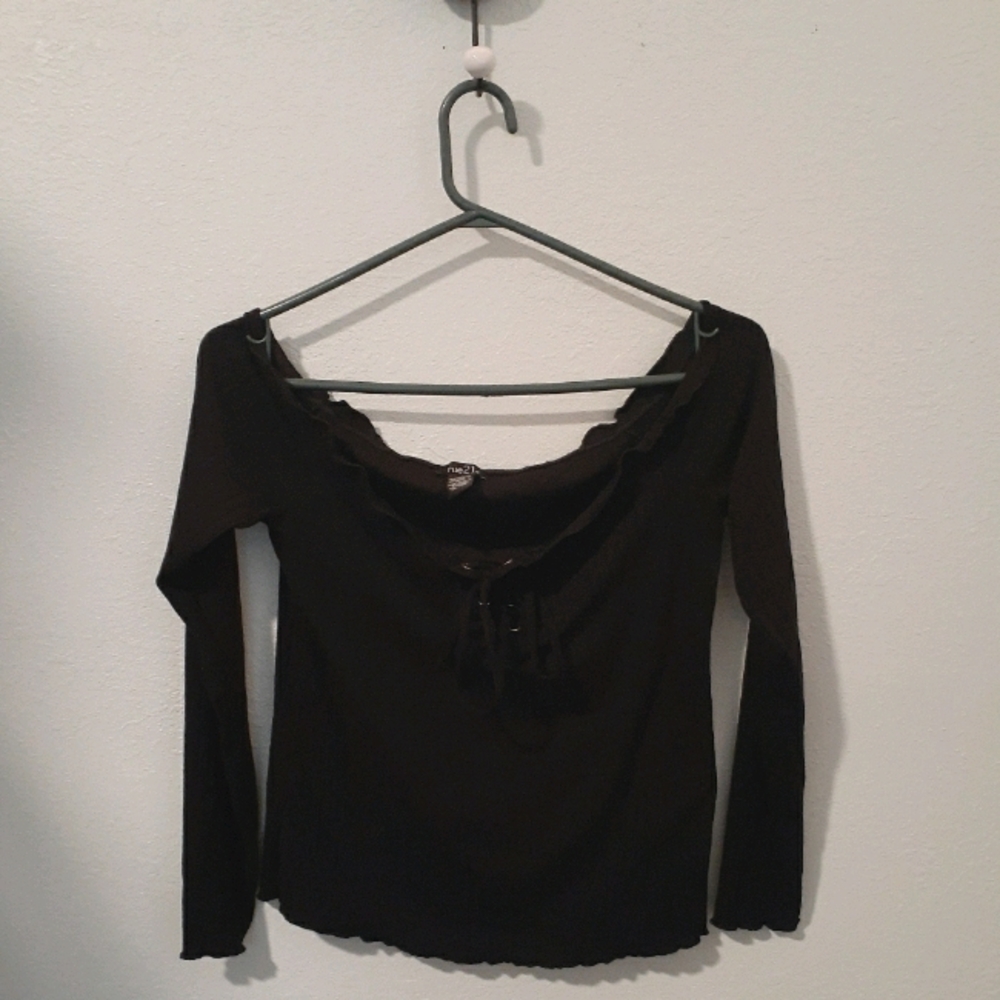 Off the shoulder long sleeve